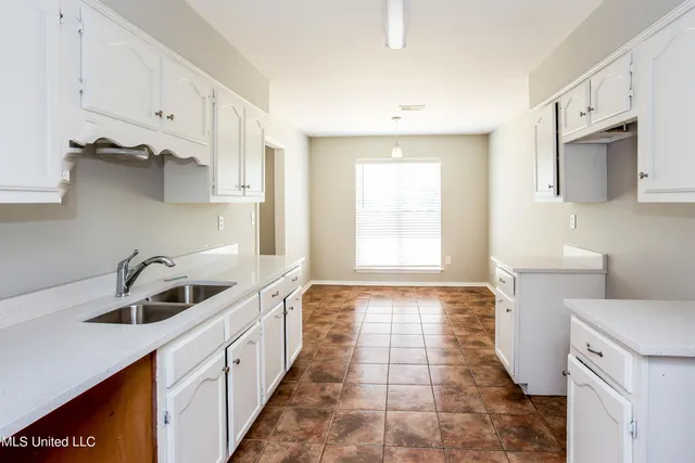 $1,560 | 7437 Cliffwood Drive, Horn Lake, MS 38637