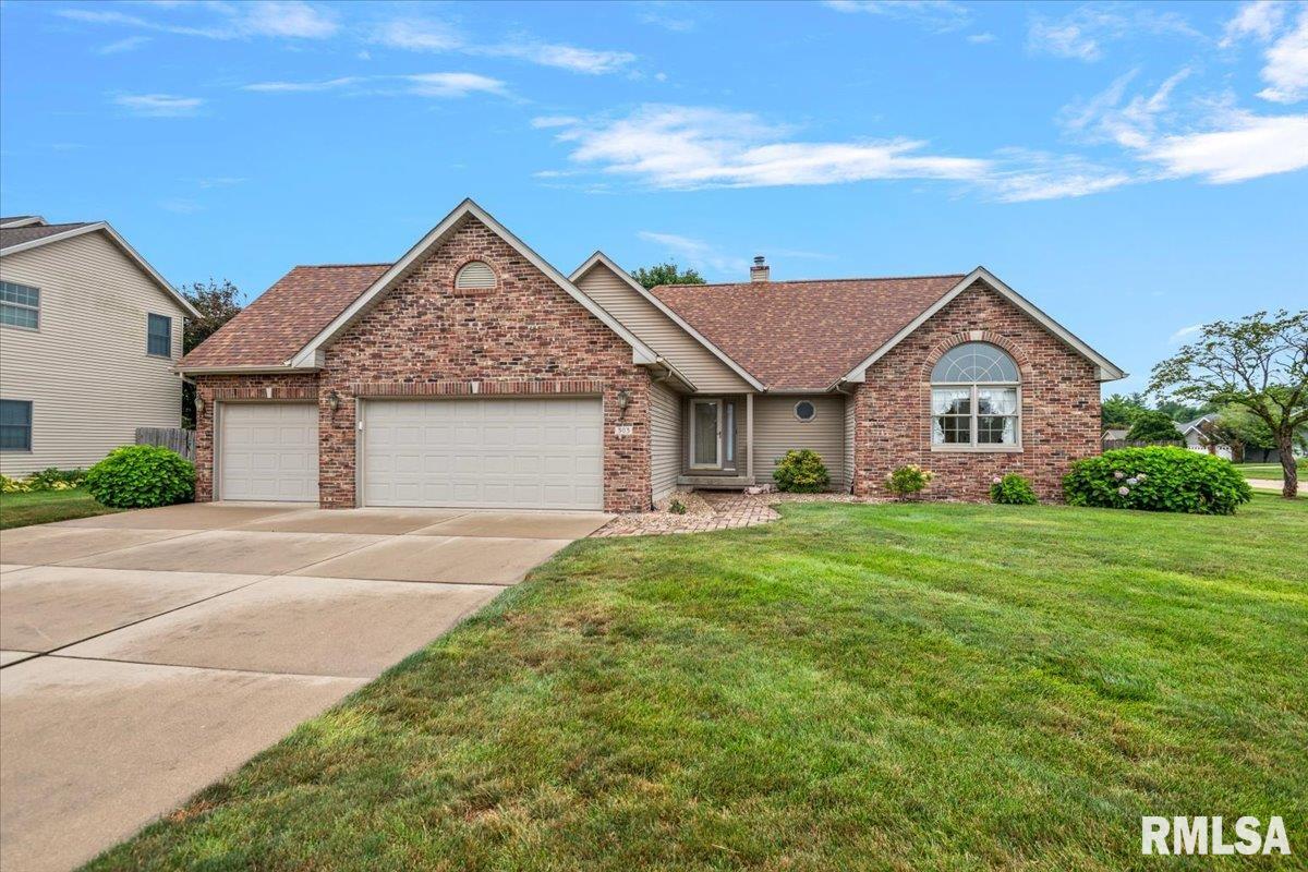 303 Breckenridge Road Chatham, IL 62629 - Photo 1 of 38 Gallery Image 1