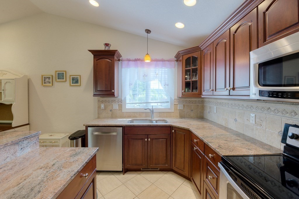 46 Palmer Road, Unit 34 Monson, MA 01057 - Photo 12 of 38