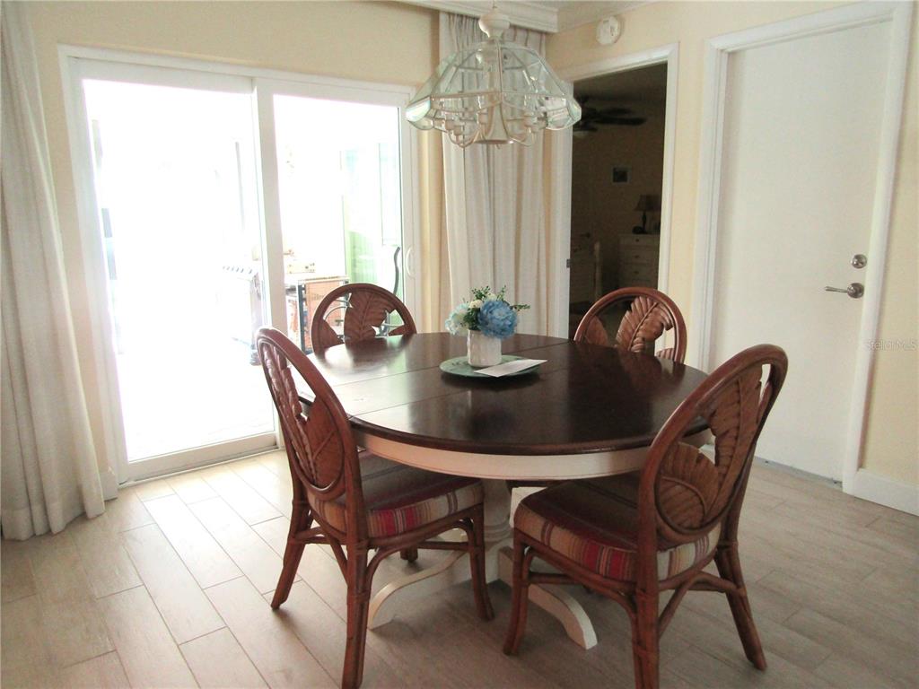 4700 Greencroft Road Sarasota, FL 34235 - Photo 17 of 26