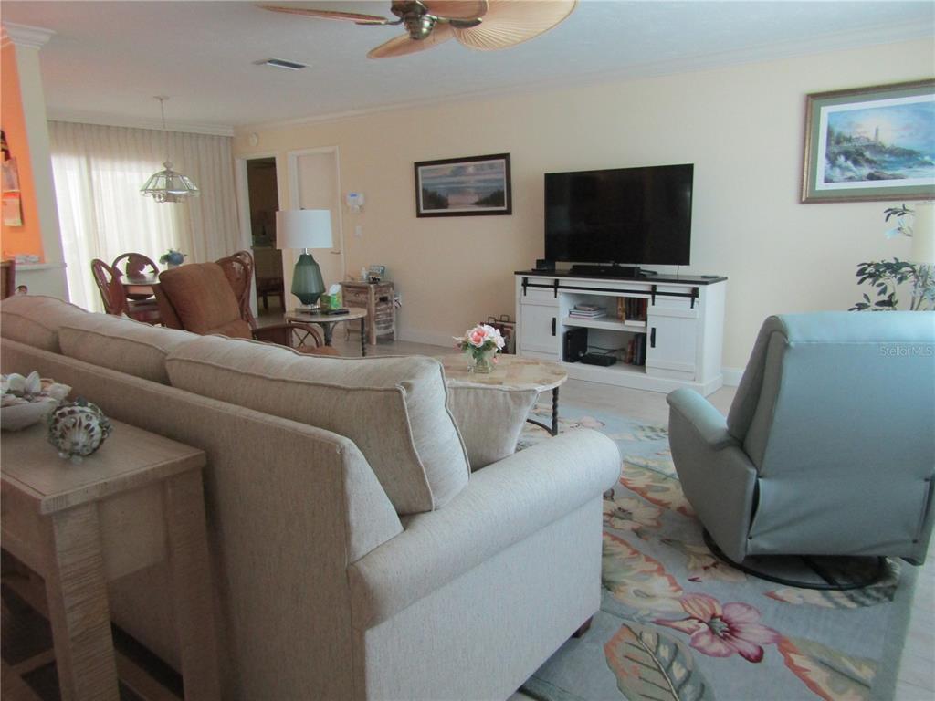 4700 Greencroft Road Sarasota, FL 34235 - Photo 3 of 26