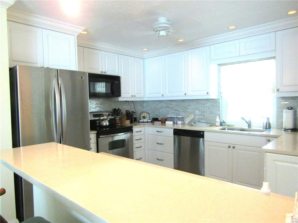 4700 Greencroft Road Sarasota, FL 34235 - Photo 7 of 26