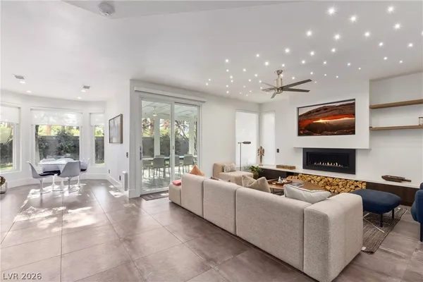 $7,500 | 9301 St James Circle, Las Vegas, NV 89117