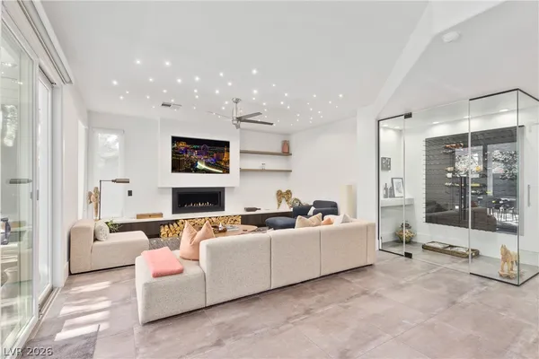 $7,500 | 9301 St James Circle, Las Vegas, NV 89117