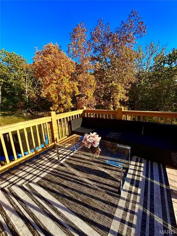 $590,000 | 7474 Shadow Point Drive, St. Louis, MO 63129