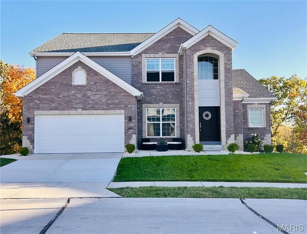 $590,000 | 7474 Shadow Point Drive, St. Louis, MO 63129