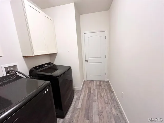 $590,000 | 7474 Shadow Point Drive, St. Louis, MO 63129