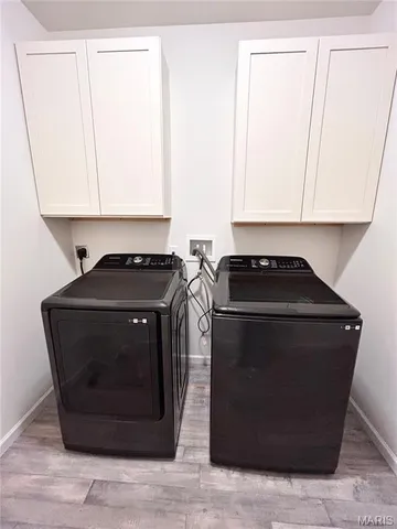 $590,000 | 7474 Shadow Point Drive, St. Louis, MO 63129