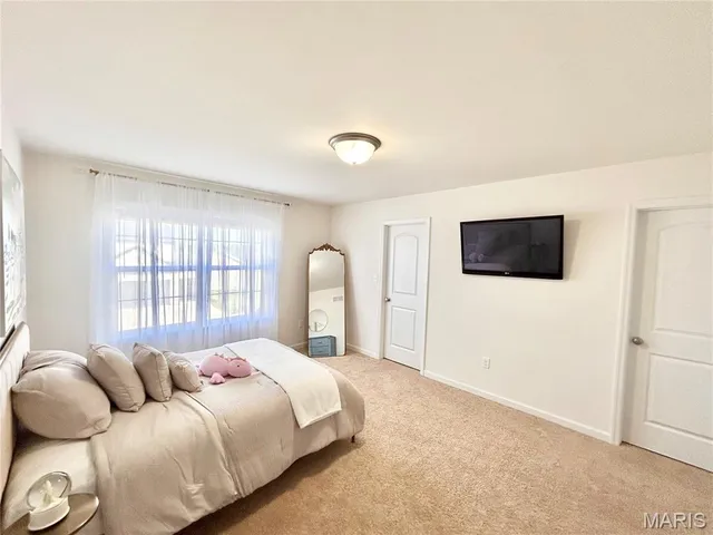 $590,000 | 7474 Shadow Point Drive, St. Louis, MO 63129