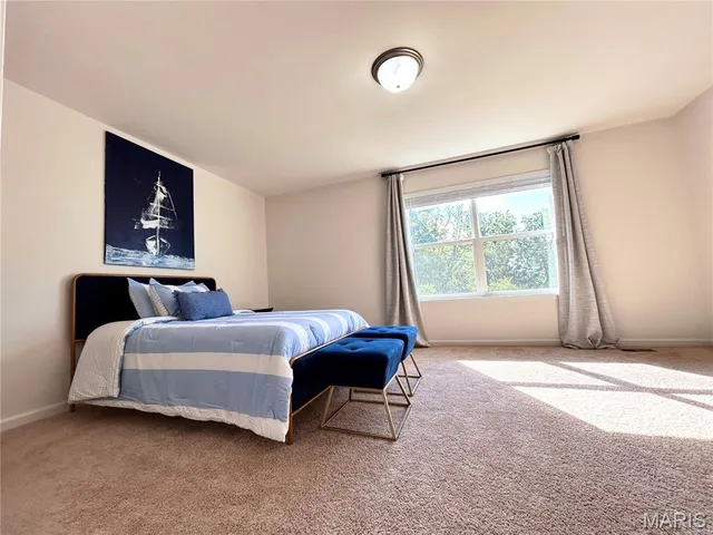 $590,000 | 7474 Shadow Point Drive, St. Louis, MO 63129