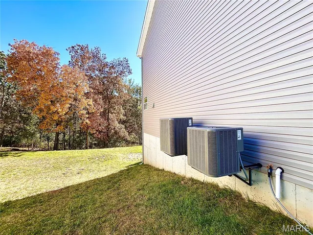 $590,000 | 7474 Shadow Point Drive, St. Louis, MO 63129