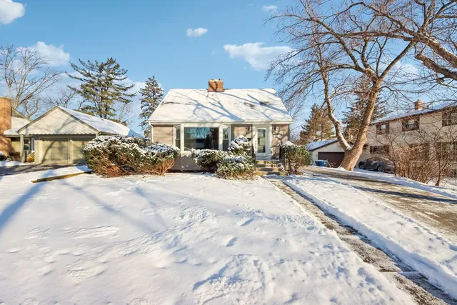 $625,000 | 228 4th Street, Downers Grove, IL 60515