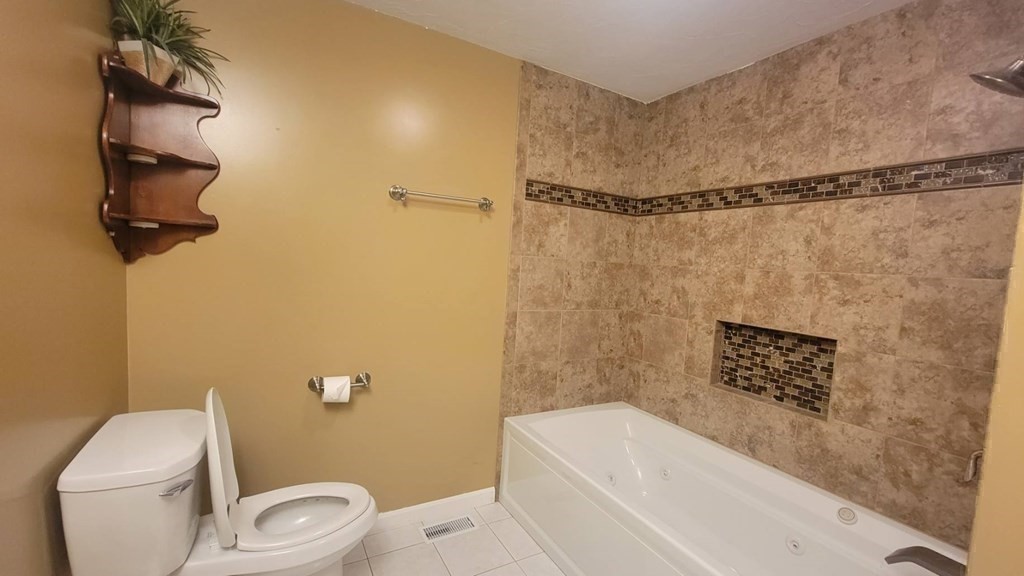 6 Deepdale Road Worcester, MA 01606 - Photo 16 of 41 Gallery Image 16