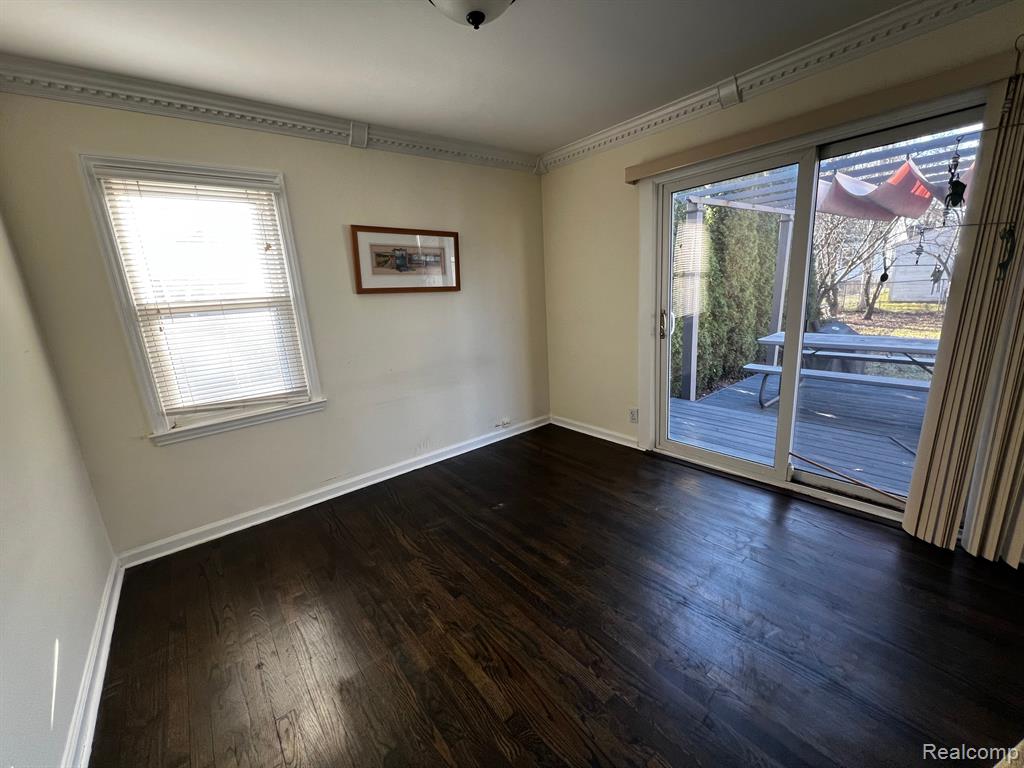 1875 Cambridge Road Berkley, MI 48072 - Photo 20 of 33