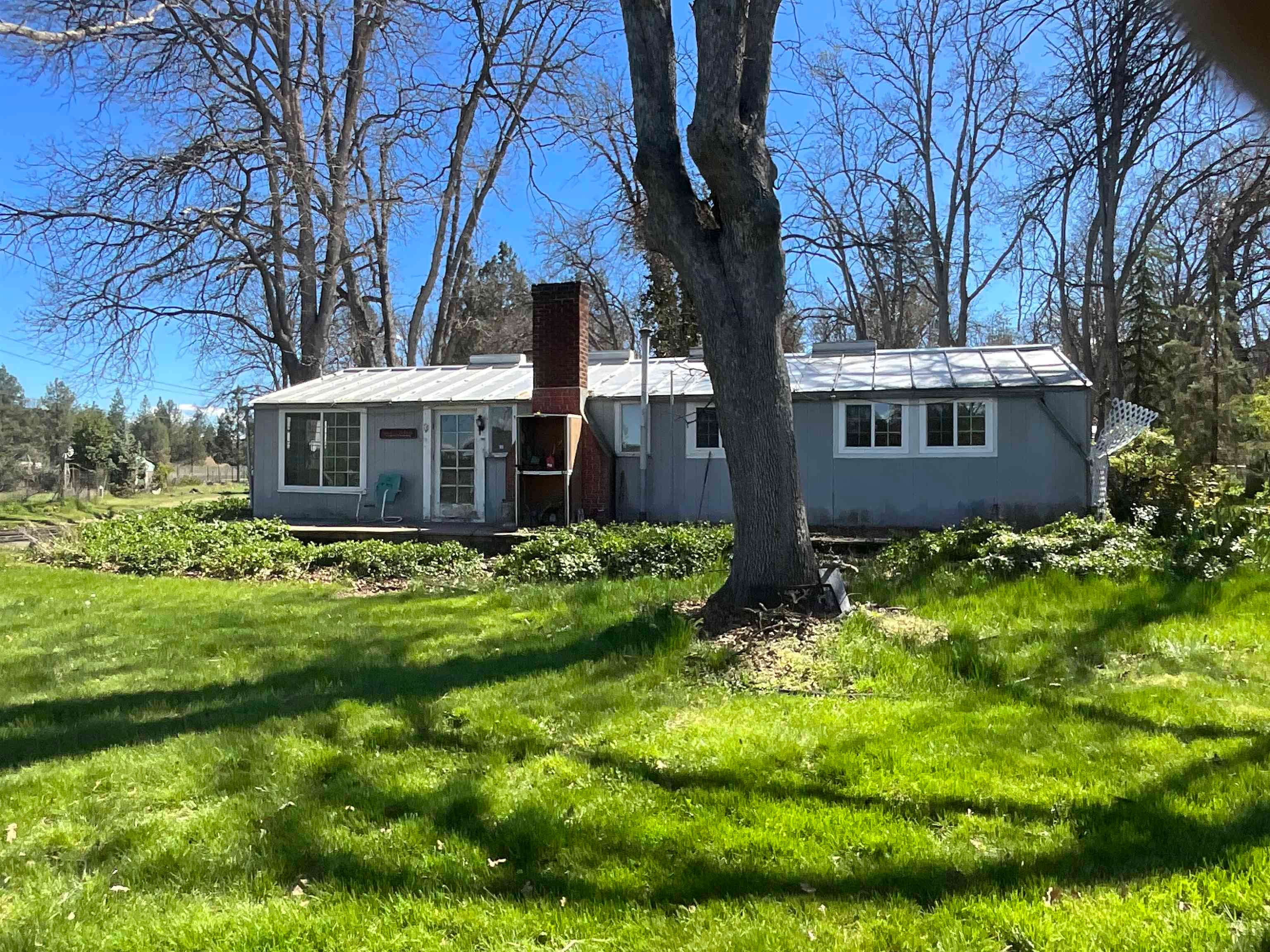 404 Dewitt Park Road Yreka, CA 96097 - Photo 1 of 37 Gallery Image 1
