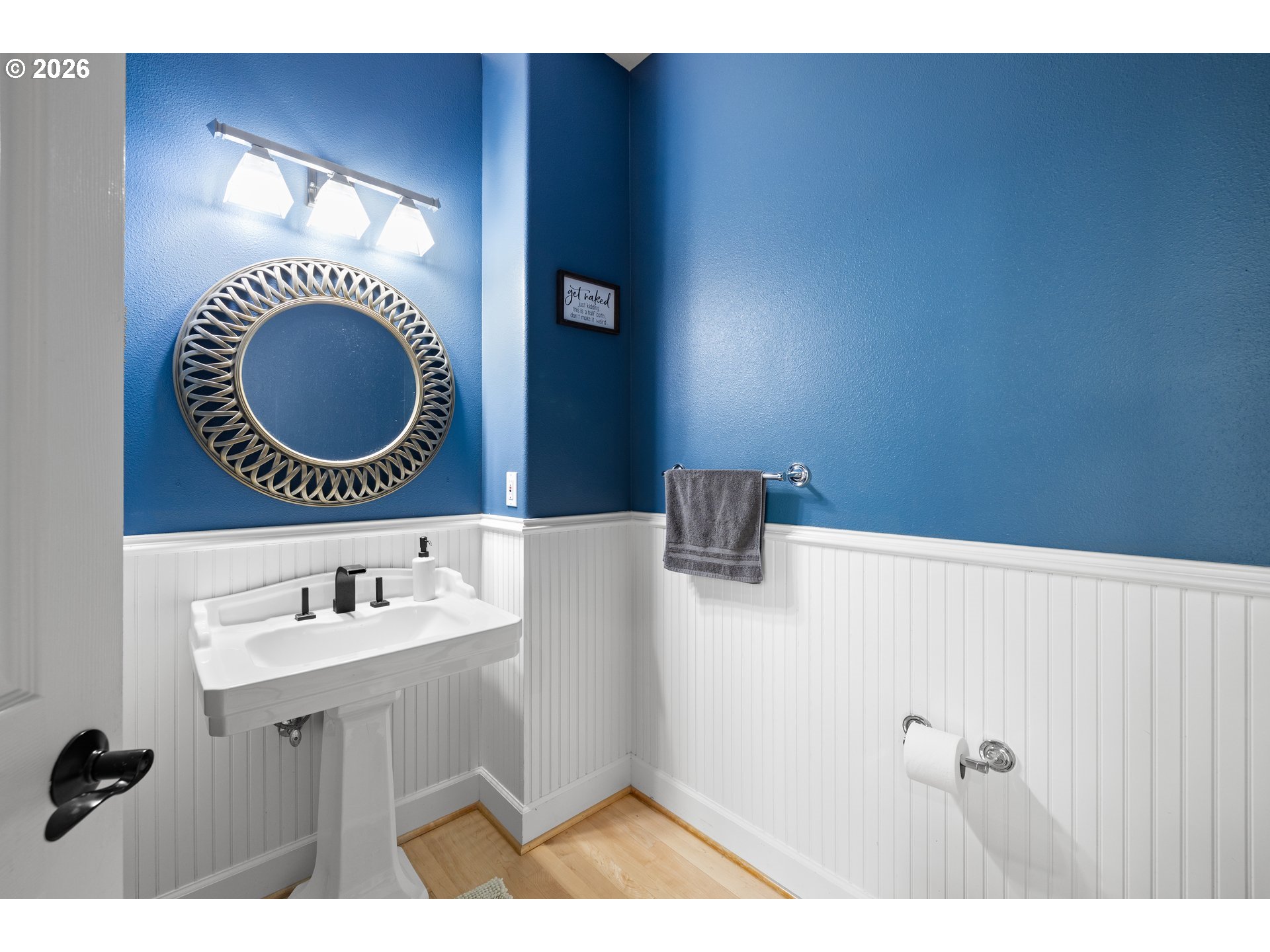 2633 Southeast Vista Way Gresham, OR 97080 - Photo 19 of 48 a bathroom with a sink and a mirror