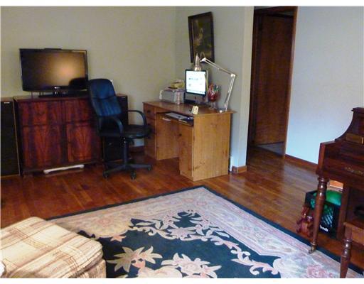 722 Bell Point Road Apollo, PA 15613 - Photo 4 of 12 Living Room.