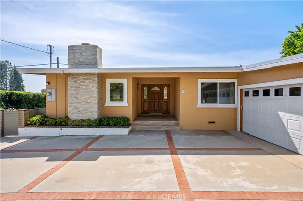 $5,000 | 1935 West 1st Street, San Pedro, CA 90732