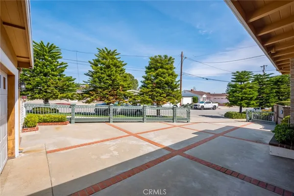 $5,000 | 1935 West 1st Street, San Pedro, CA 90732