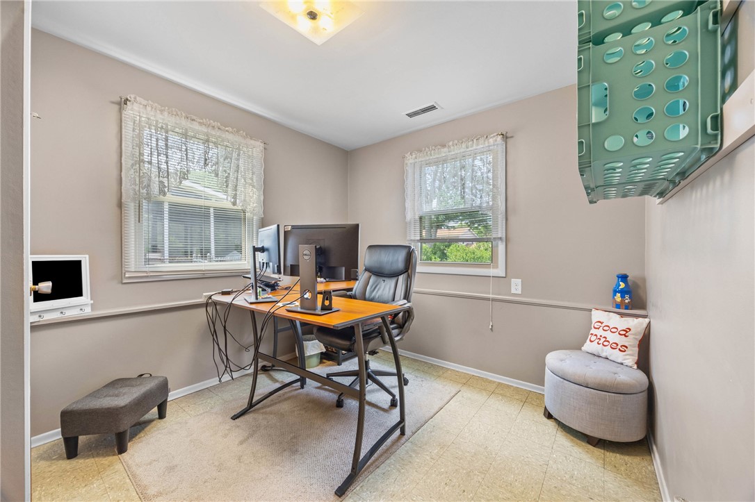 744 English Road Greece, NY 14616 - Photo 19 of 36