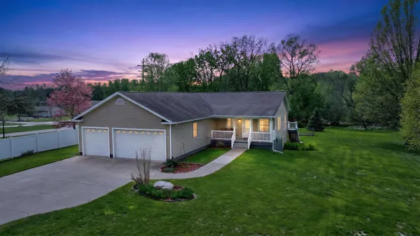 $299,900 | 334 Marion Street, Jackson, MI 49203