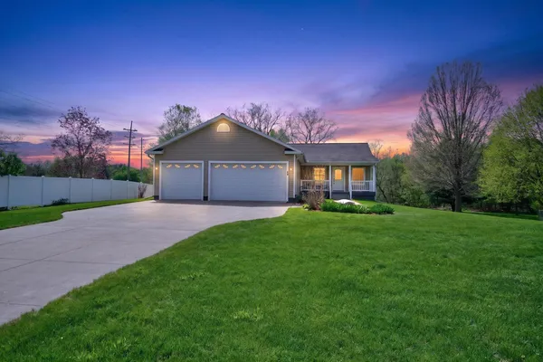 $299,900 | 334 Marion Street, Jackson, MI 49203