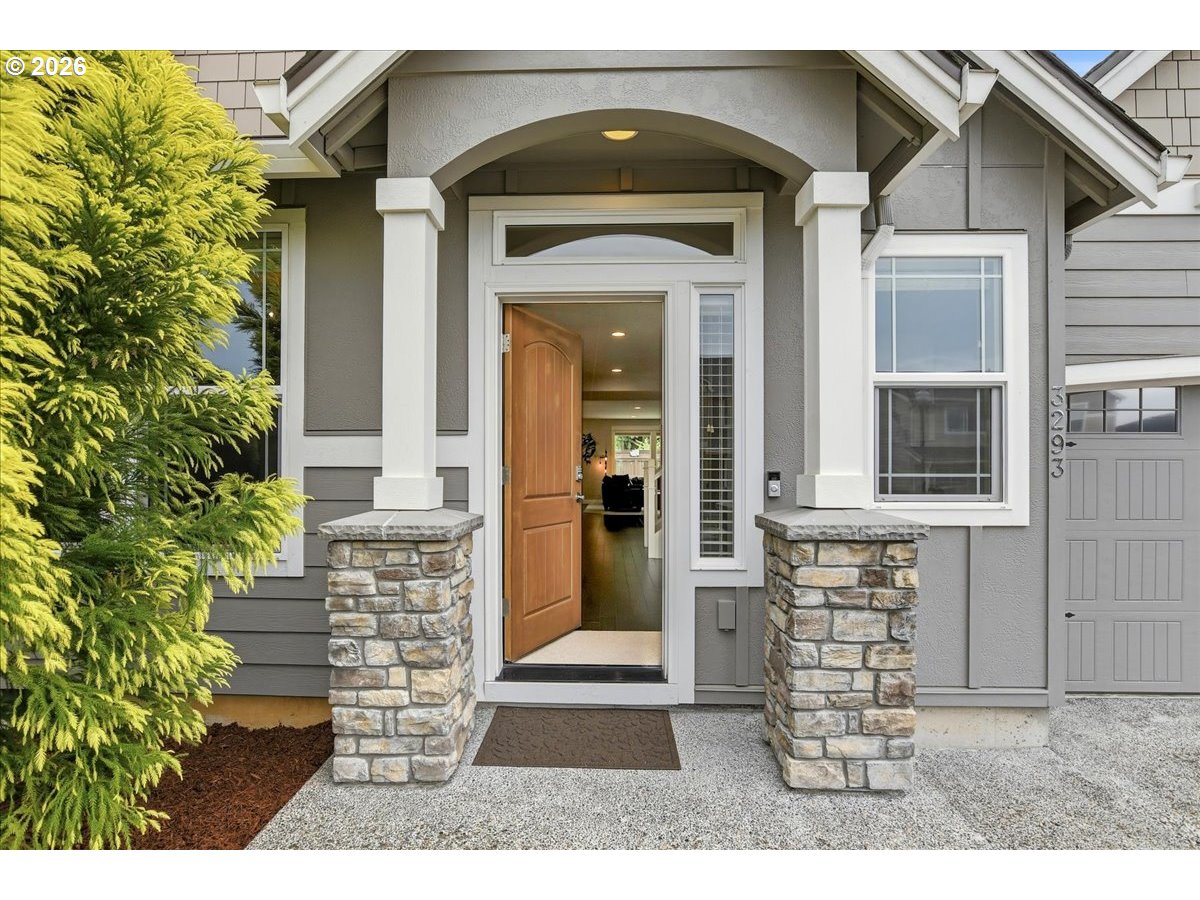3293 North Abernathy Circle Ridgefield, WA 98642 - Photo 14 of 40 Entrance/Foyer