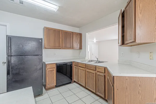 $1,665 | 9042 Twincreek Farm, Converse, TX 78109