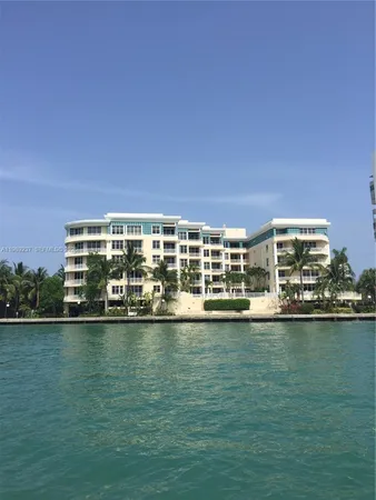 $9,500 | 1 Century Lane, Unit 301, Miami Beach, FL 33139