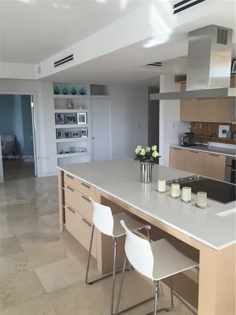 $9,500 | 1 Century Lane, Unit 301, Miami Beach, FL 33139