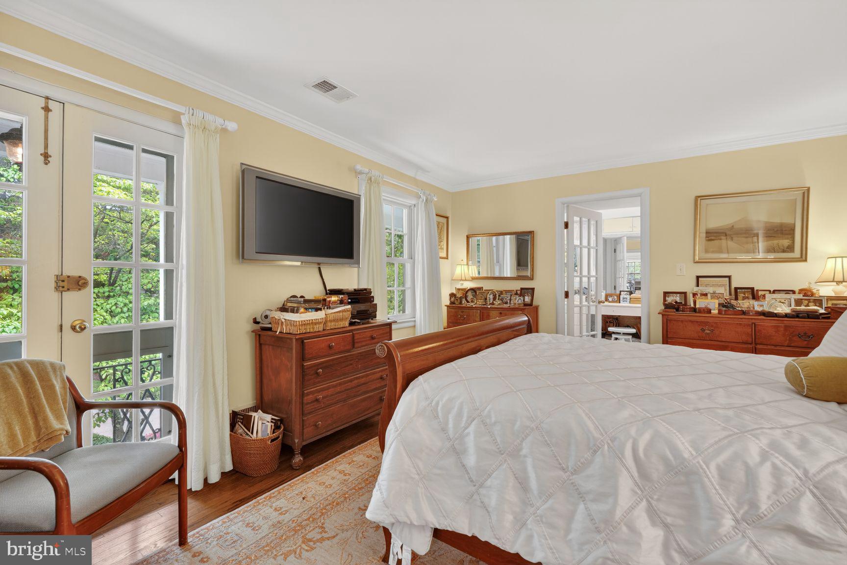 2260 48th Street Northwest Washington, DC 20007 - Photo 25 of 45 Primary bedroom