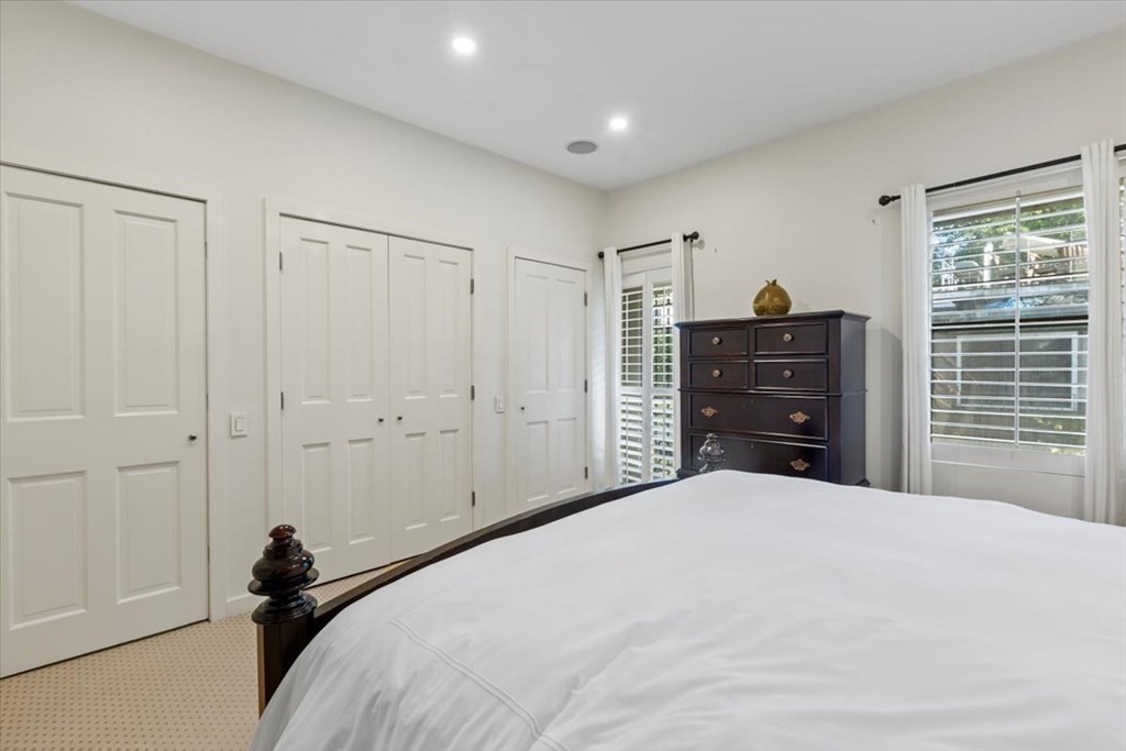 54 Appleton Street, Unit 4 Boston, MA 02116 - Photo 11 of 20 a bedroom with a bed and a window