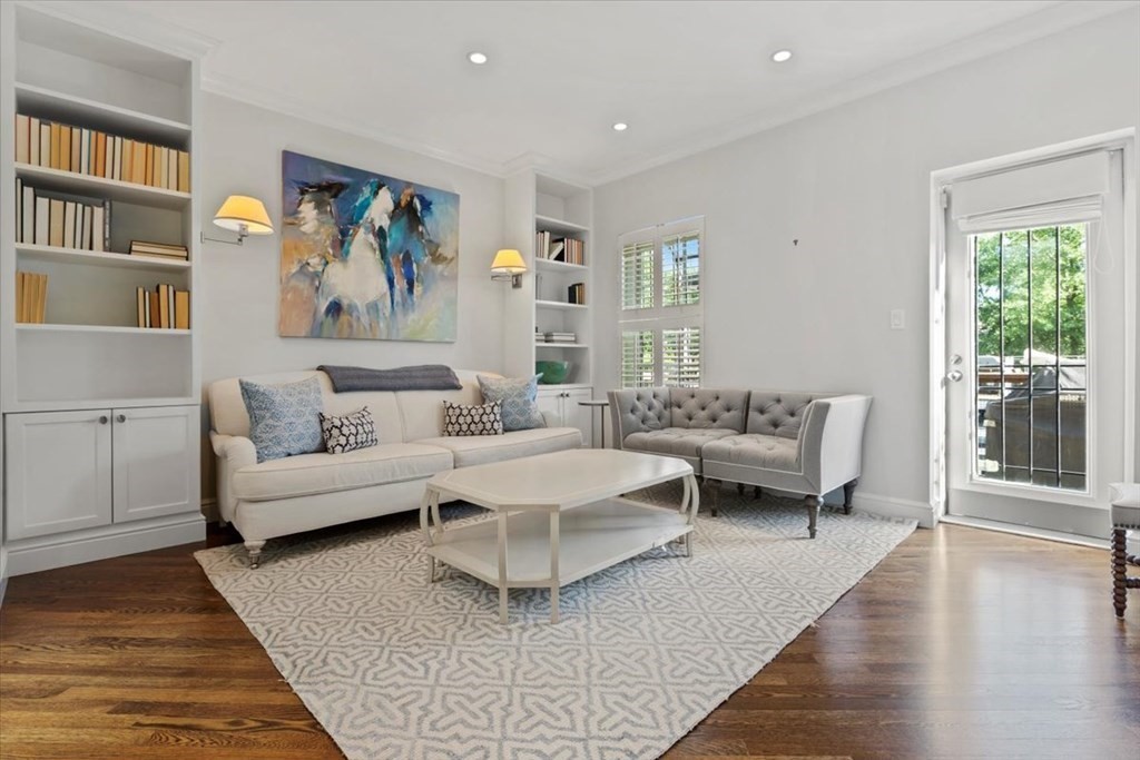 54 Appleton Street, Unit 4 Boston, MA 02116 - Photo 5 of 20 a living room with furniture and a rug