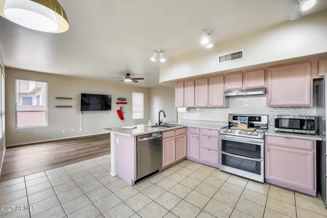 $2,750 | 20021 North 38th Lane, Glendale, AZ 85308