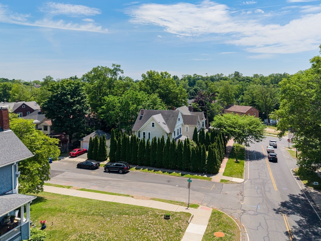 415 Maple Street Springfield, MA 01105 - Photo 32 of 40