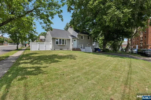 $649,000 | 1 Franklin Place, Hackensack, NJ 07601