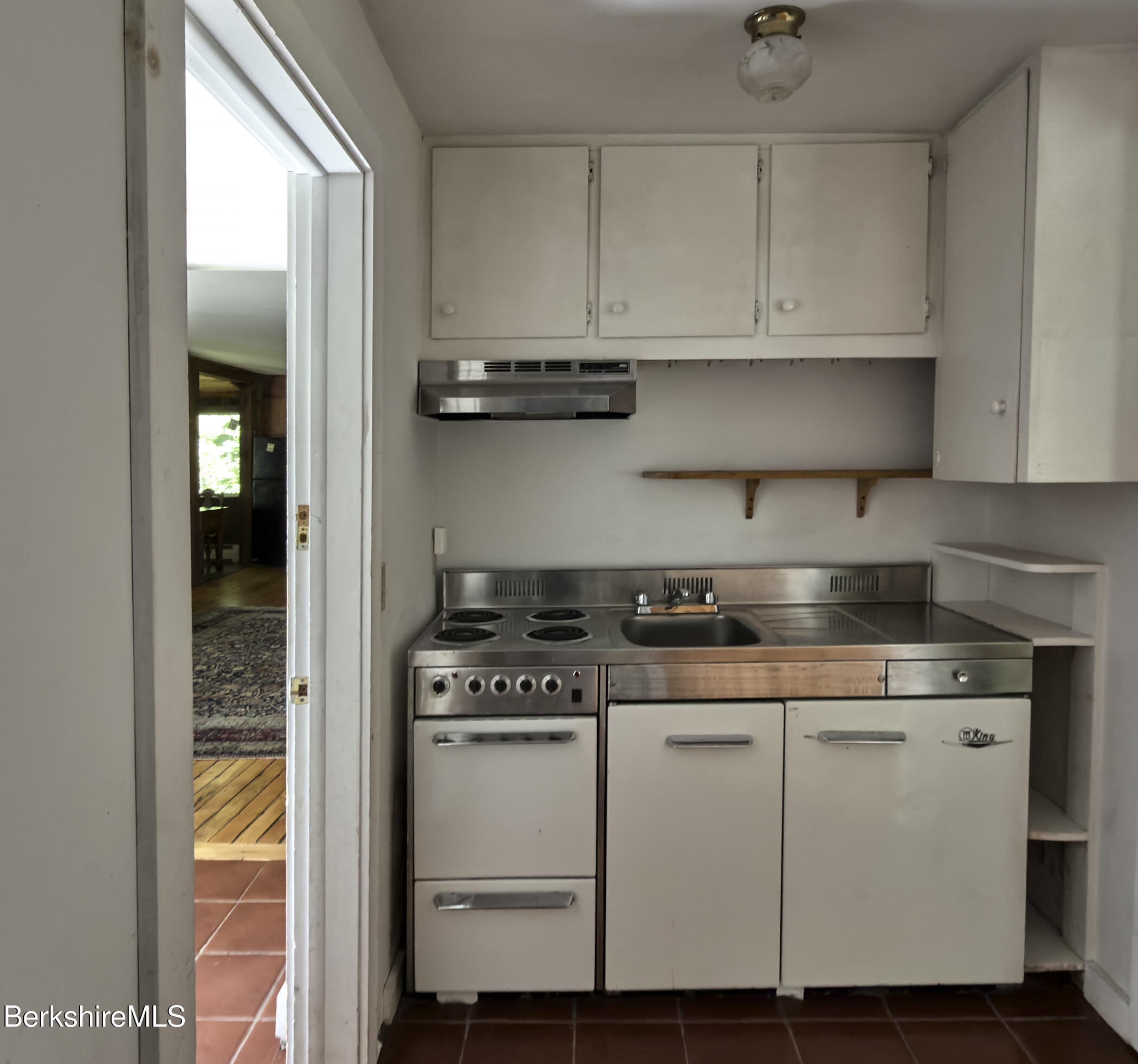 10 Prospect Hill Road Stockbridge, MA 01262 - Photo 21 of 39 Kitchenette
