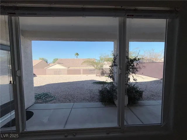 $2,000 | 2223 Twin Falls Drive, Henderson, NV 89044