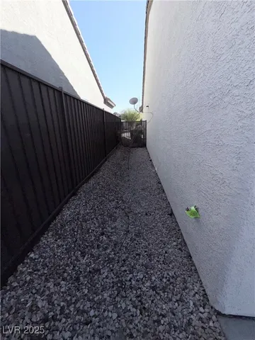 $2,000 | 2223 Twin Falls Drive, Henderson, NV 89044