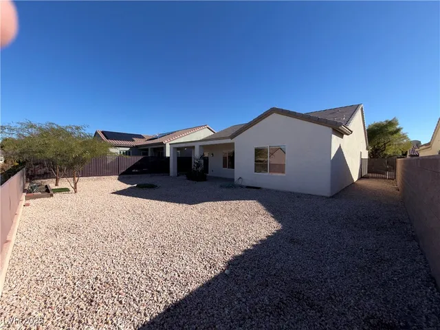 $2,000 | 2223 Twin Falls Drive, Henderson, NV 89044