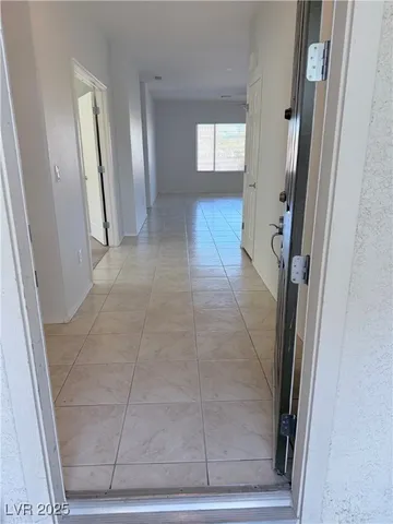 $2,000 | 2223 Twin Falls Drive, Henderson, NV 89044