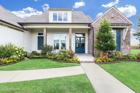 $935,000 | 307 Stony Trek Drive, Youngsville, LA 70592