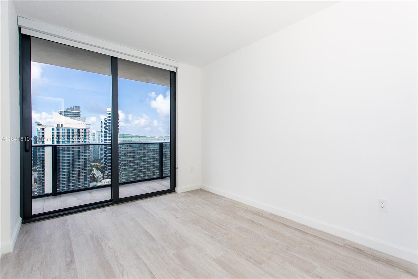 45 Southwest 9th Street, Unit 3803 Miami, FL 33130 - Photo 11 of 54