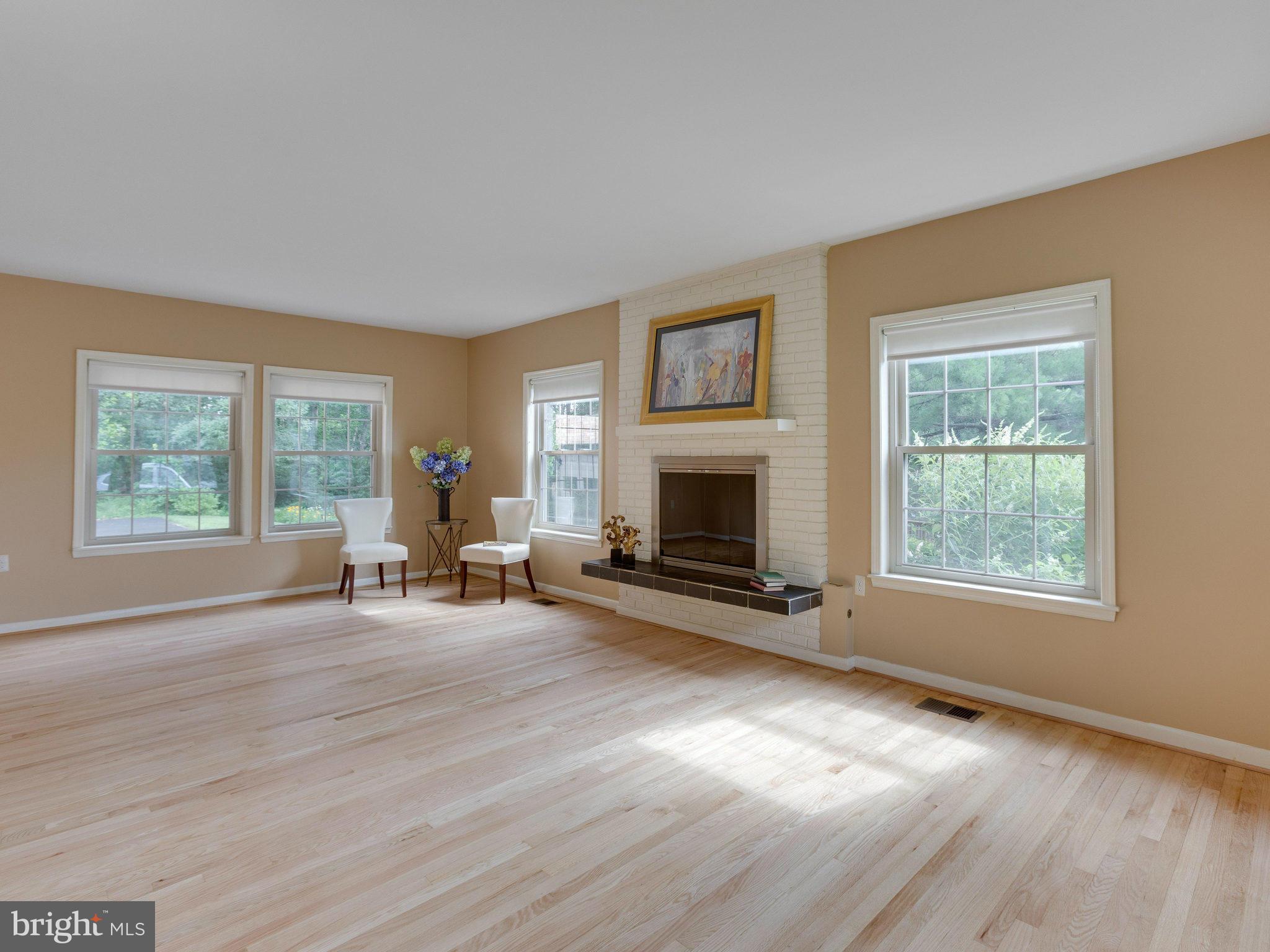 11044 Ring Road Reston, VA 20190 - Photo 9 of 30 Living Room