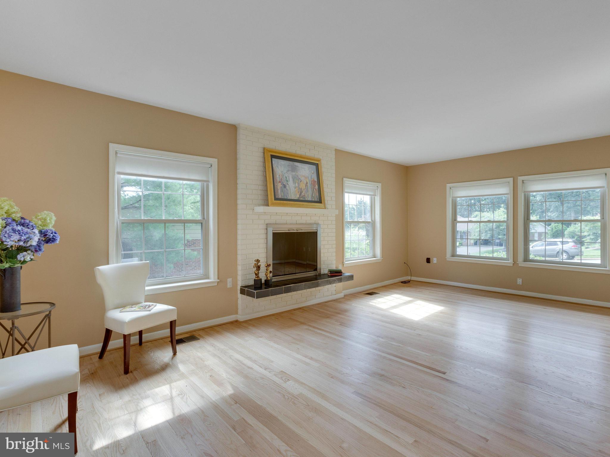 11044 Ring Road Reston, VA 20190 - Photo 10 of 30 Living Room