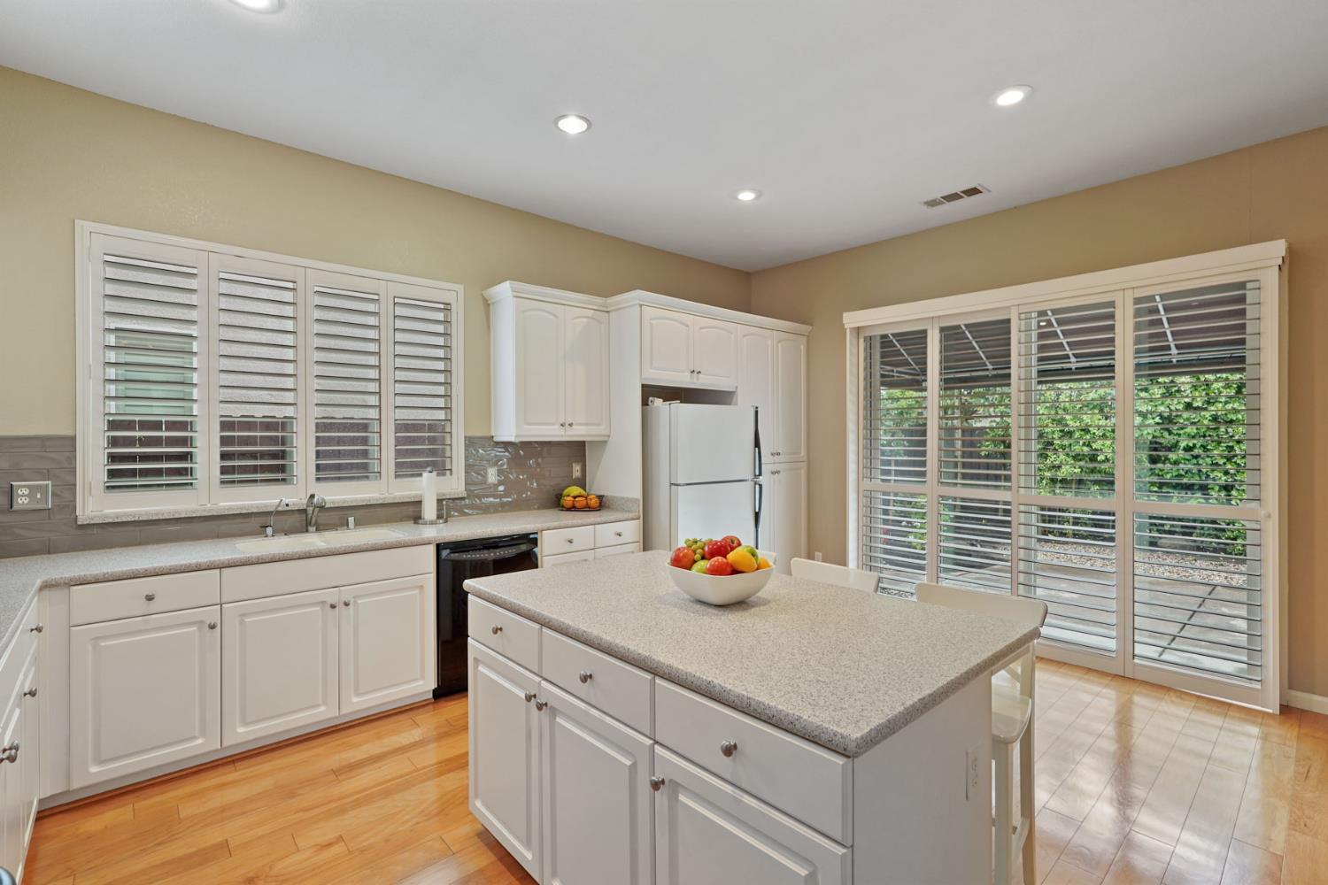 2088 Incline Drive Lodi, CA 95242 - Photo 17 of 34