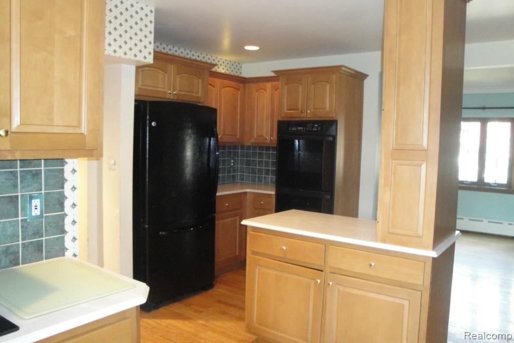 560 Barrington Road Grosse Pointe, MI 48230 - Photo 16 of 26 Barrington 560 026.jpg