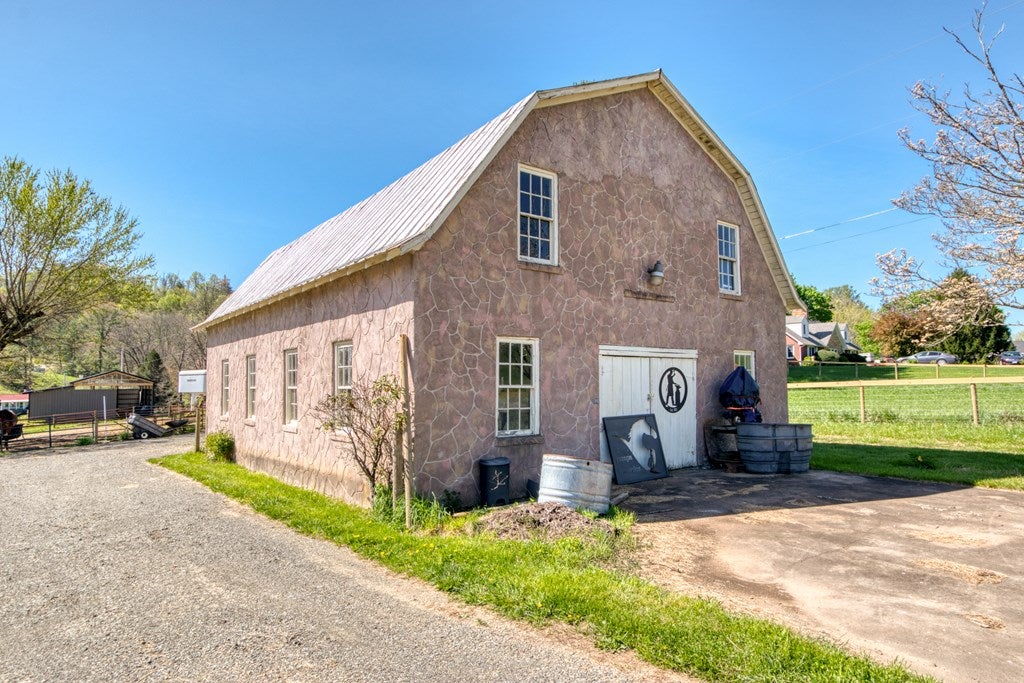 2030 Pipers Gap Road Galax, VA 24333 - Photo 8 of 56 Gallery Image 8