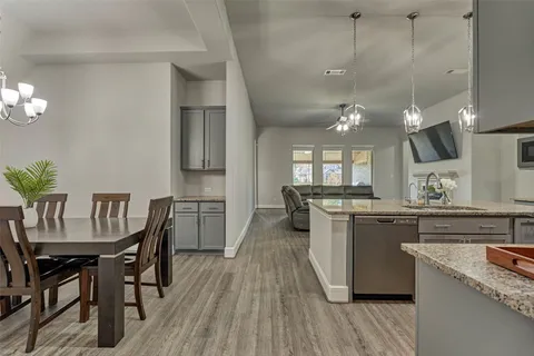 $599,900 | 10660 Red Tail Place, Conroe, TX 77385