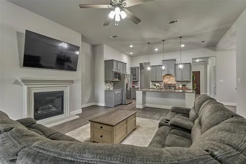 $599,900 | 10660 Red Tail Place, Conroe, TX 77385
